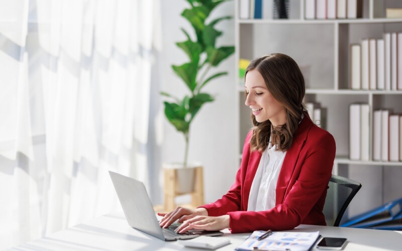 Nedeljni presek oglasa: Puno poslova za prodavce i mašince na našem sajtu!