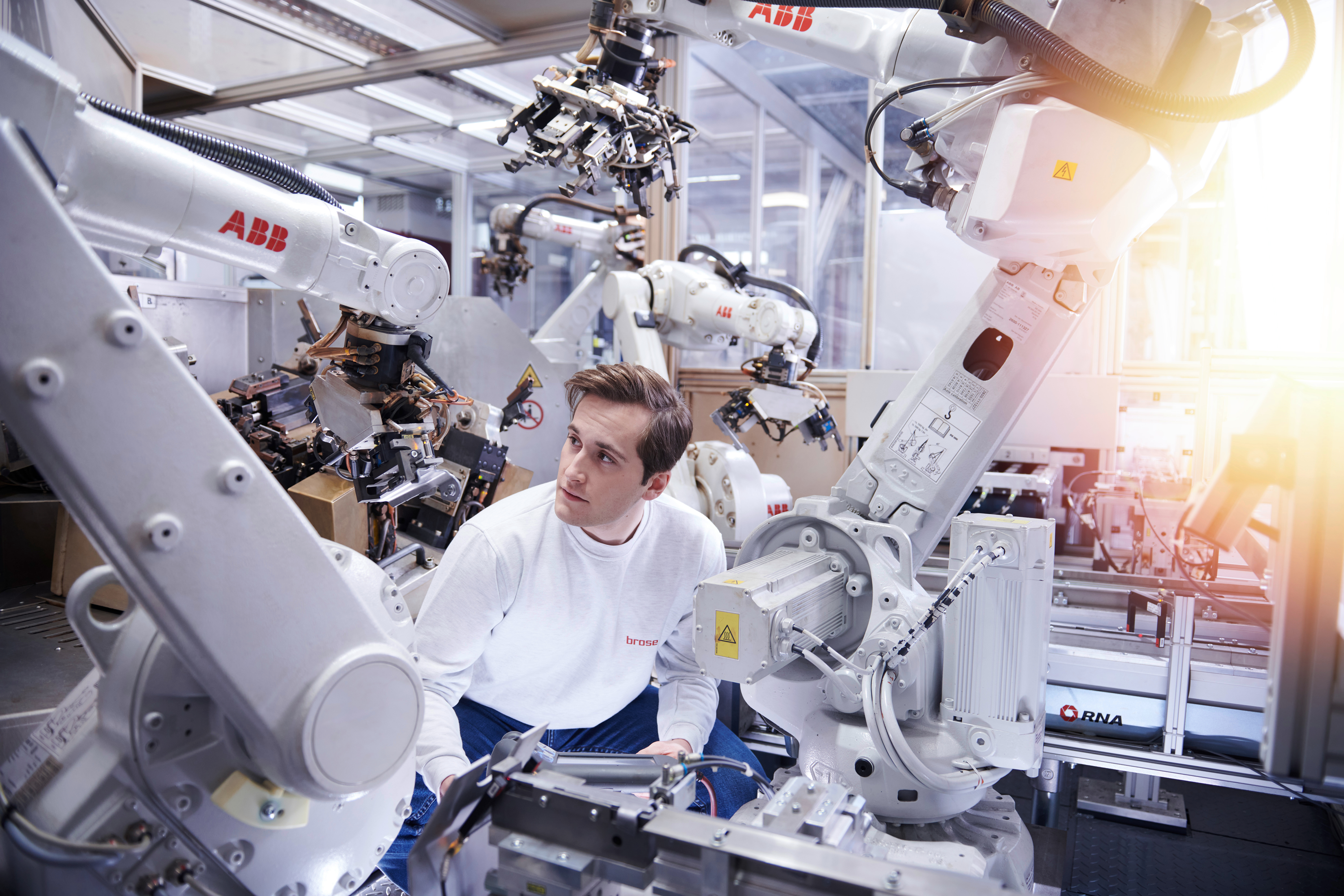Kako započeti karijeru u automotive kompaniji koja je treći put za redom sertifikovana kao Top Employer u Srbiji?